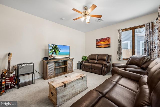 837 HUNTINGTON AVE, Pine Beach, NJ 08741