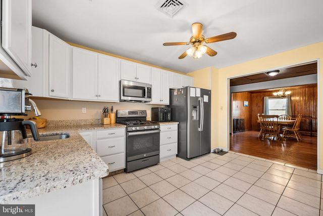 837 HUNTINGTON AVE, Pine Beach, NJ 08741