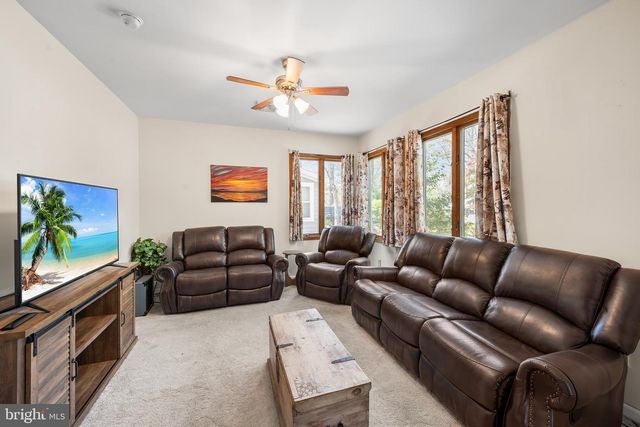 837 HUNTINGTON AVE, Pine Beach, NJ 08741