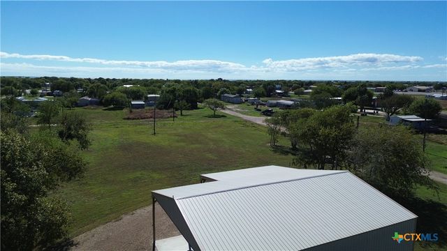 407 W Oakland Avenue, Seadrift, TX 77983