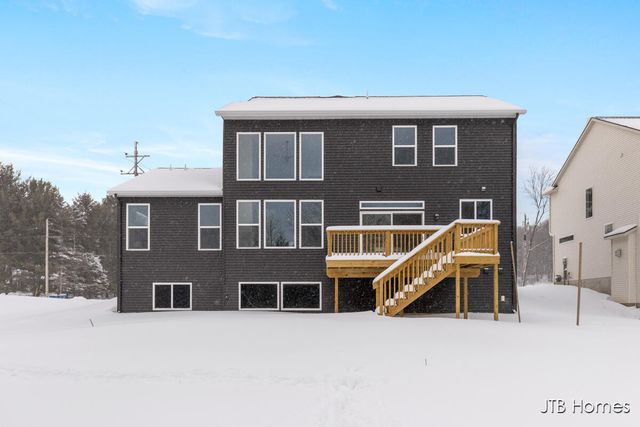 1080 N Washington Street Se, Lowell City, MI 49331