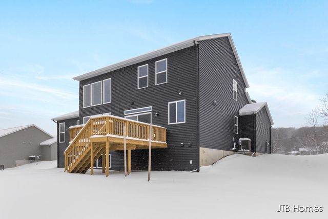 1080 N Washington Street Se, Lowell City, MI 49331