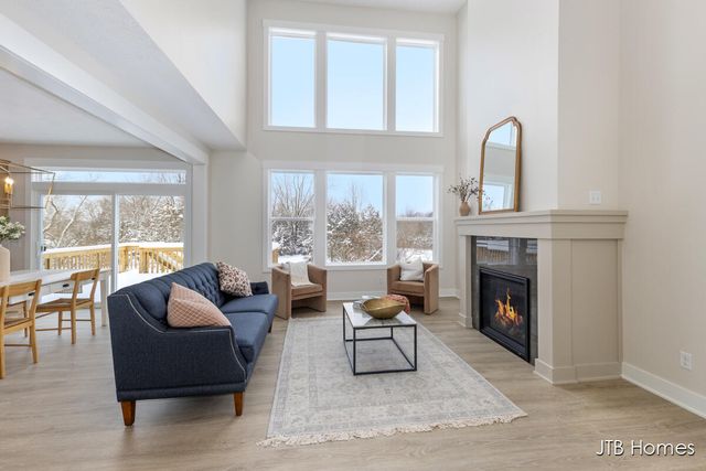 1080 N Washington Street Se, Lowell City, MI 49331