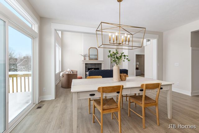 1080 N Washington Street Se, Lowell City, MI 49331