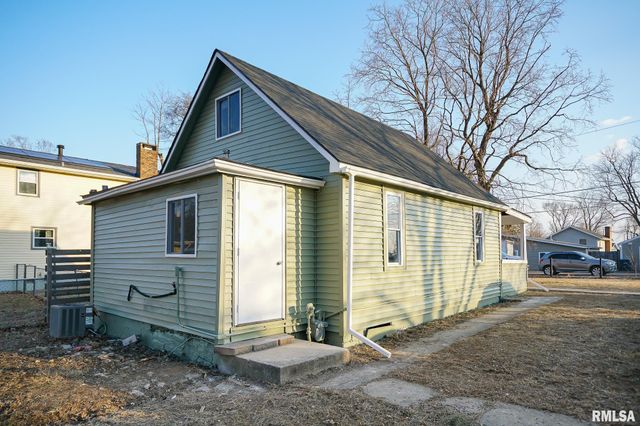 105 GROVELAND Street, East Peoria, IL 61611