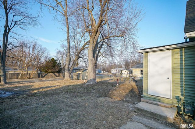 105 GROVELAND Street, East Peoria, IL 61611