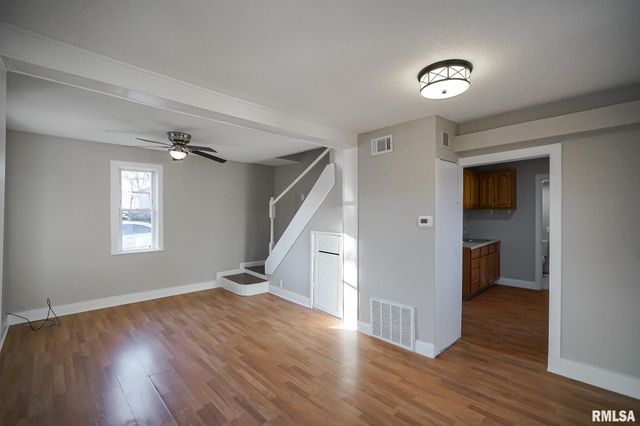 105 GROVELAND Street, East Peoria, IL 61611