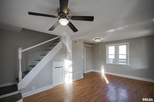 105 GROVELAND Street, East Peoria, IL 61611