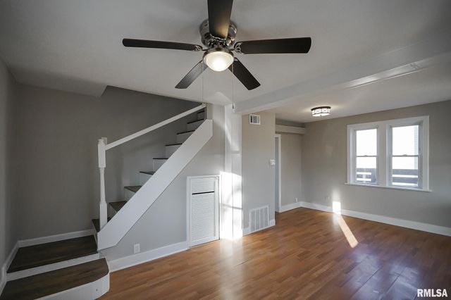 105 GROVELAND Street, East Peoria, IL 61611