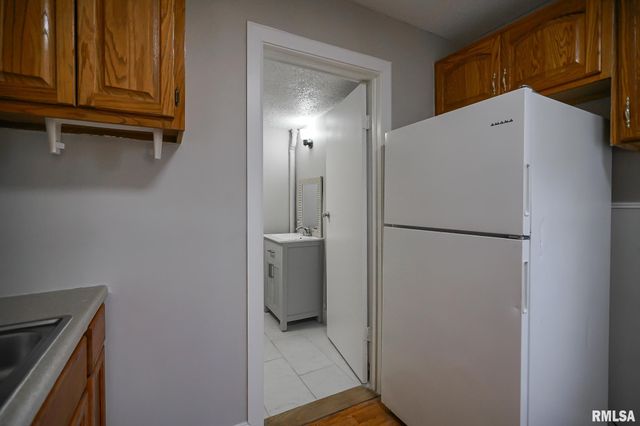 105 GROVELAND Street, East Peoria, IL 61611