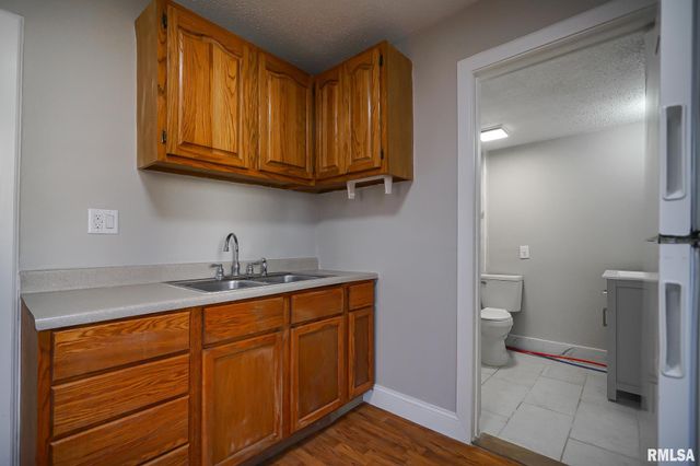 105 GROVELAND Street, East Peoria, IL 61611