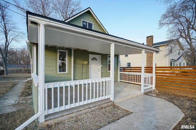 105 GROVELAND Street, East Peoria, IL 61611