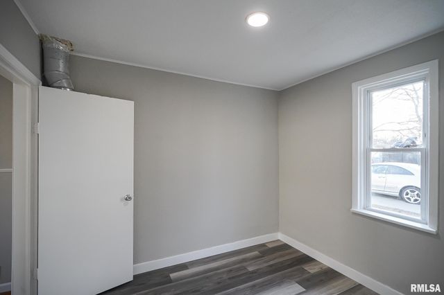 105 GROVELAND Street, East Peoria, IL 61611