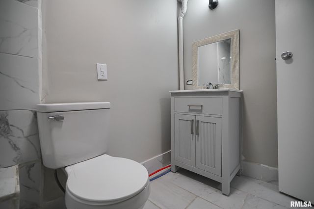 105 GROVELAND Street, East Peoria, IL 61611