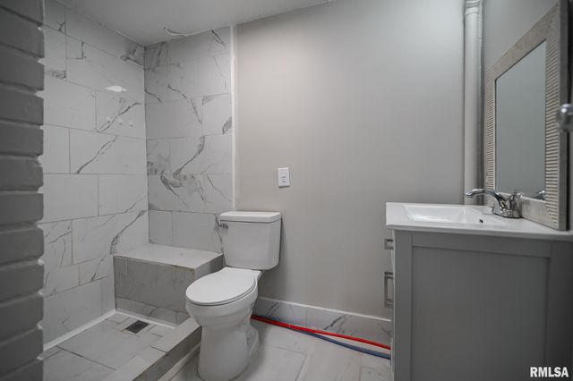 105 GROVELAND Street, East Peoria, IL 61611