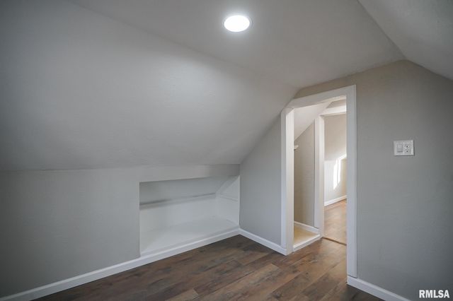 105 GROVELAND Street, East Peoria, IL 61611