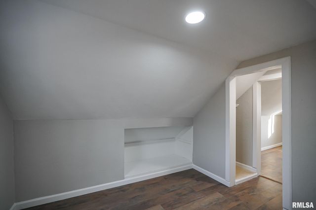 105 GROVELAND Street, East Peoria, IL 61611