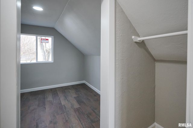 105 GROVELAND Street, East Peoria, IL 61611