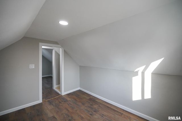 105 GROVELAND Street, East Peoria, IL 61611