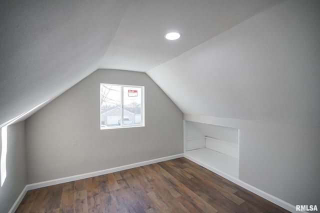 105 GROVELAND Street, East Peoria, IL 61611