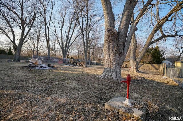 105 GROVELAND Street, East Peoria, IL 61611