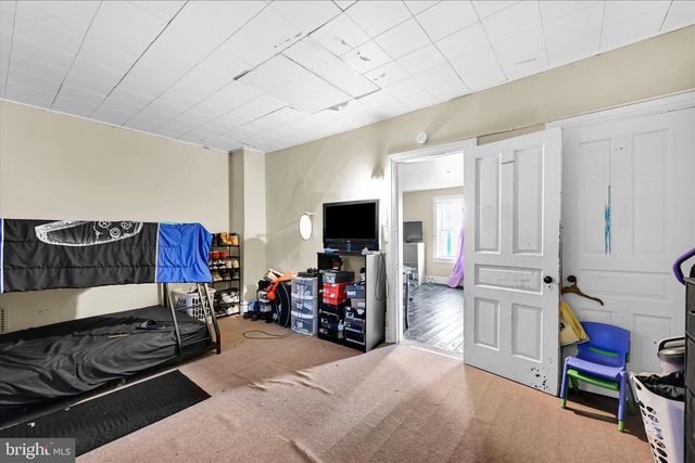 802 CHESTNUT ST, York, PA 17403