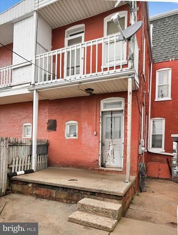 802 CHESTNUT ST, York, PA 17403