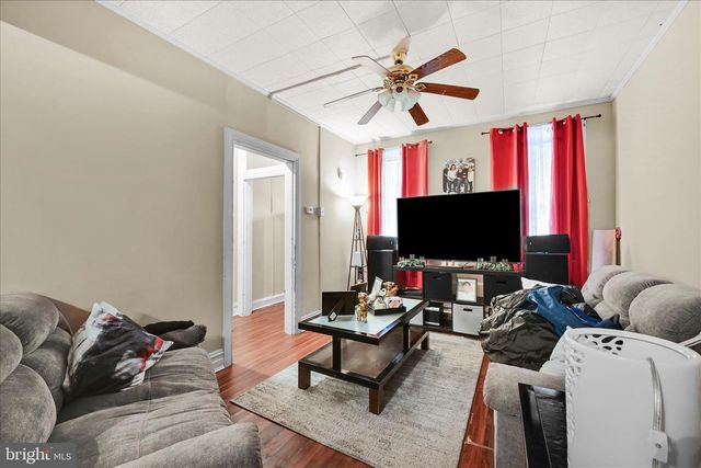 802 CHESTNUT ST, York, PA 17403