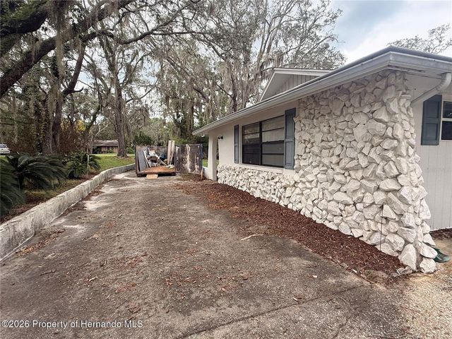 18618 Anglewood Drive, Hudson, FL 34667