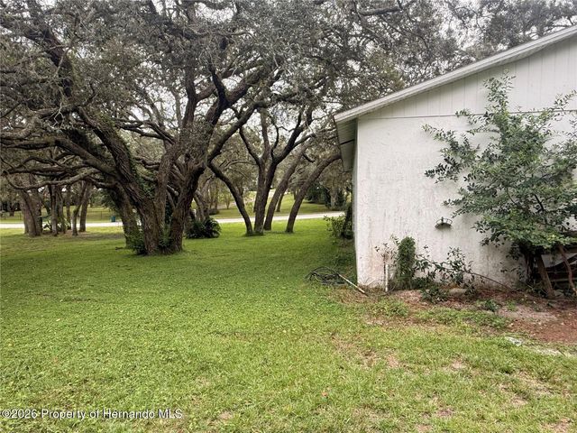 18618 Anglewood Drive, Hudson, FL 34667