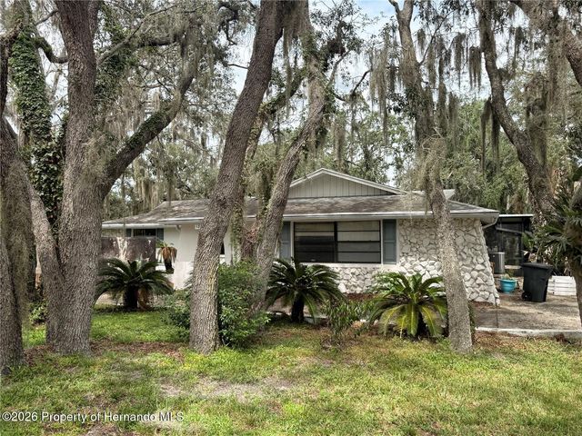 18618 Anglewood Drive, Hudson, FL 34667