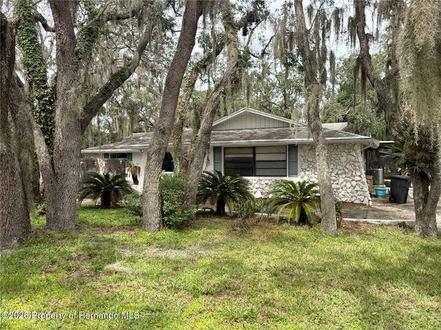 18618 Anglewood Drive, Hudson, FL 34667
