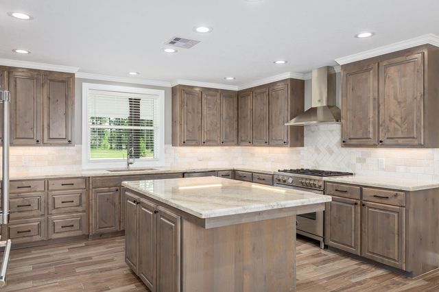 203 Woodard S, Devers, TX 77538