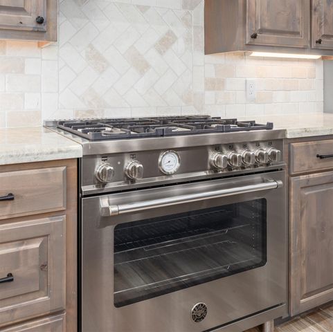 203 Woodard S, Devers, TX 77538