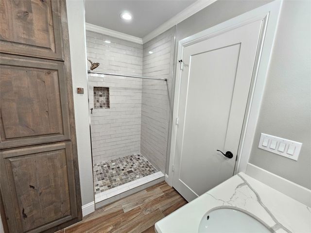 203 Woodard S, Devers, TX 77538