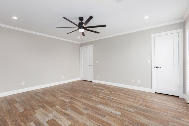 203 Woodard S, Devers, TX 77538