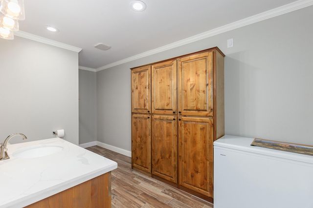 203 Woodard S, Devers, TX 77538