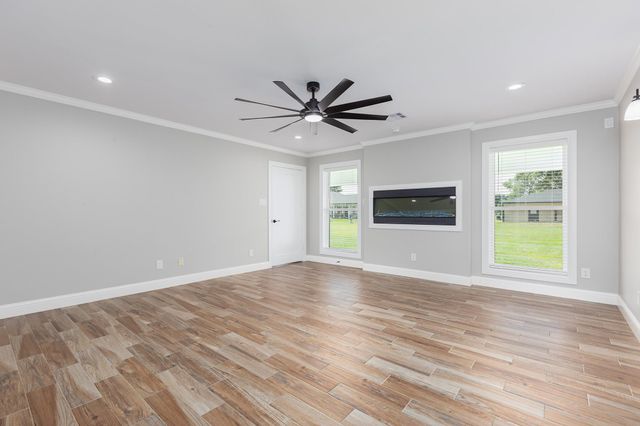 203 Woodard S, Devers, TX 77538