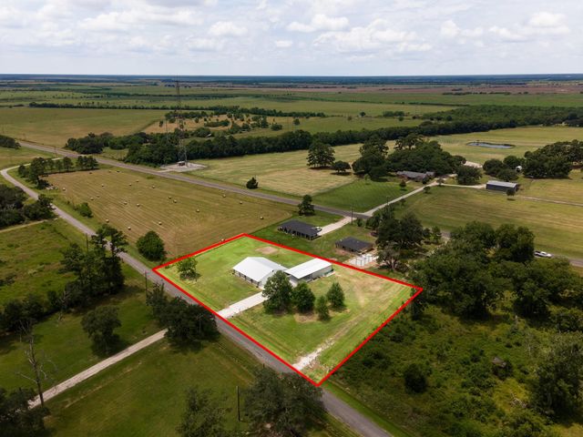 203 Woodard S, Devers, TX 77538