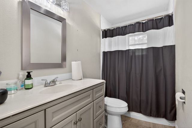 114 Forrest Oaks Drive, Gun Barrel City, TX 75156
