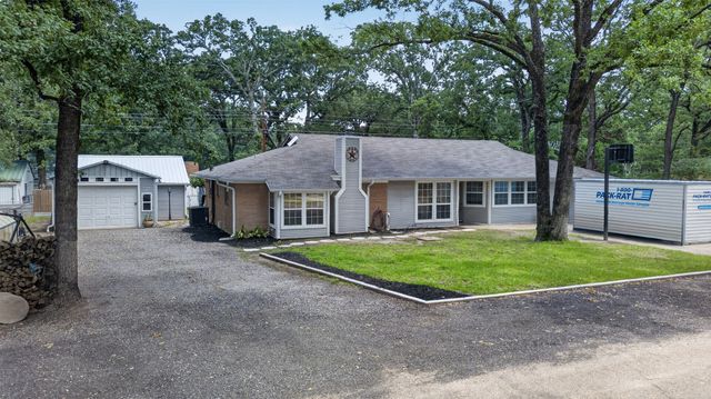 114 Forrest Oaks Drive, Gun Barrel City, TX 75156
