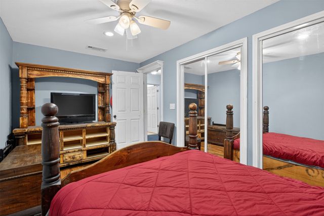 114 Forrest Oaks Drive, Gun Barrel City, TX 75156