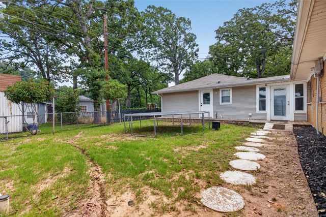 114 Forrest Oaks Drive, Gun Barrel City, TX 75156