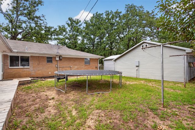 114 Forrest Oaks Drive, Gun Barrel City, TX 75156