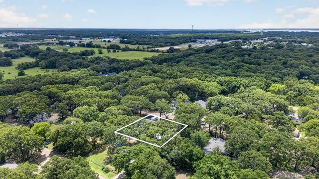 114 Forrest Oaks Drive, Gun Barrel City, TX 75156