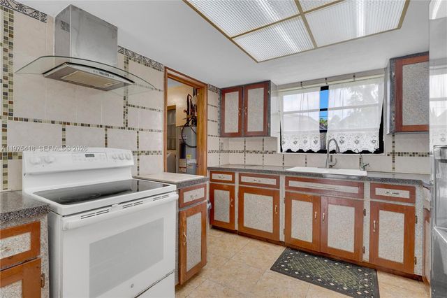 16501 SW 102nd Court, Miami, FL 33157