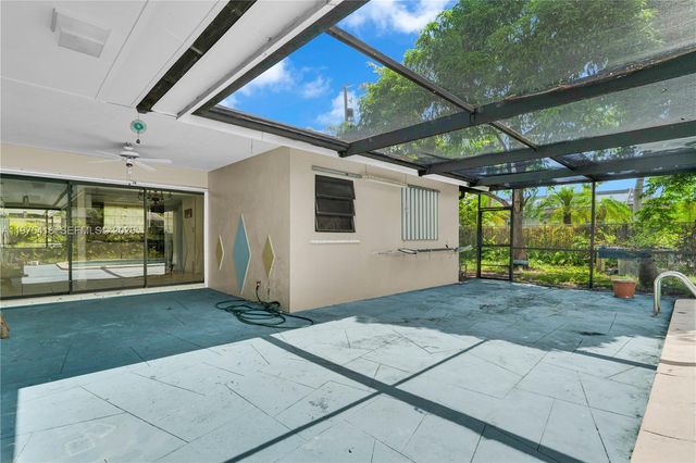 16501 SW 102nd Court, Miami, FL 33157