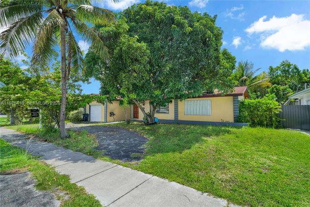 16501 SW 102nd Court, Miami, FL 33157
