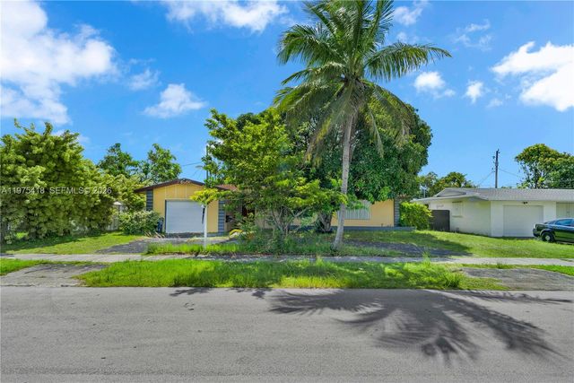 16501 SW 102nd Court, Miami, FL 33157