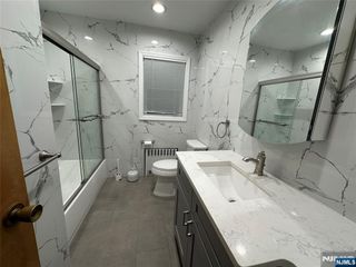 935 Edgewater Avenue, Ridgefield, NJ 07657